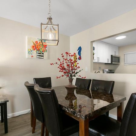 2 Bedroom 2 Bath With Patio On 11Th Collins Ave Miami Beach Esterno foto