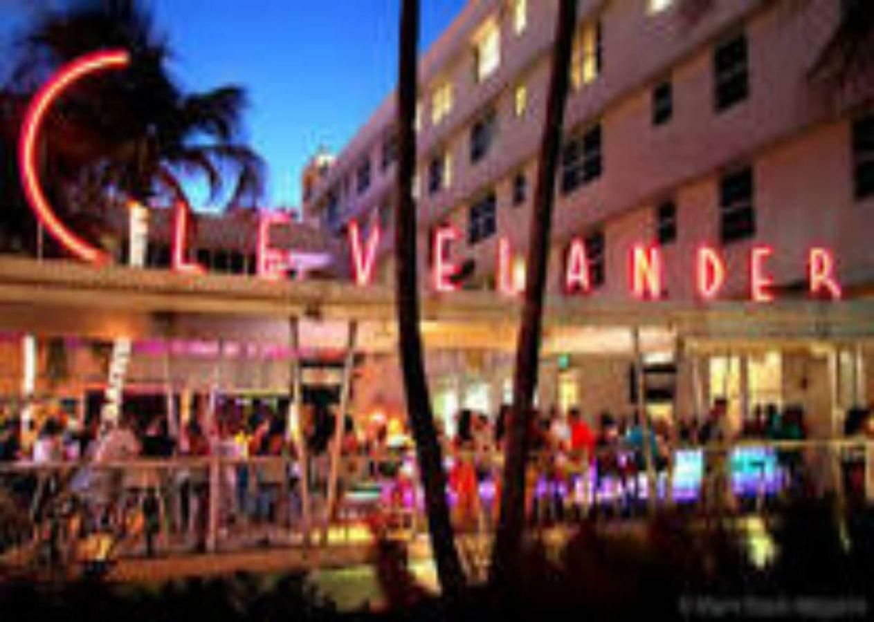 2 Bedroom 2 Bath With Patio On 11Th Collins Ave Miami Beach Esterno foto