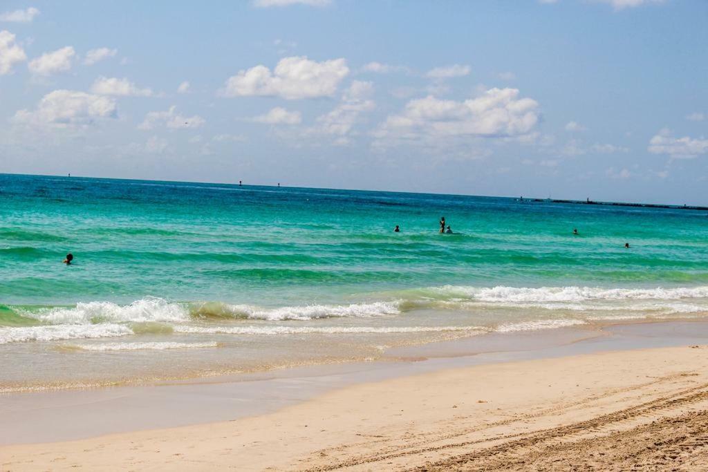 2 Bedroom 2 Bath With Patio On 11Th Collins Ave Miami Beach Esterno foto